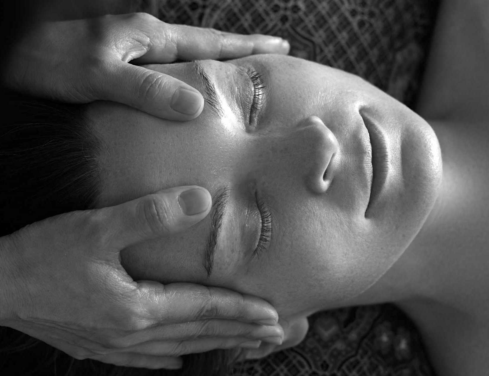 relaxing Face Massage